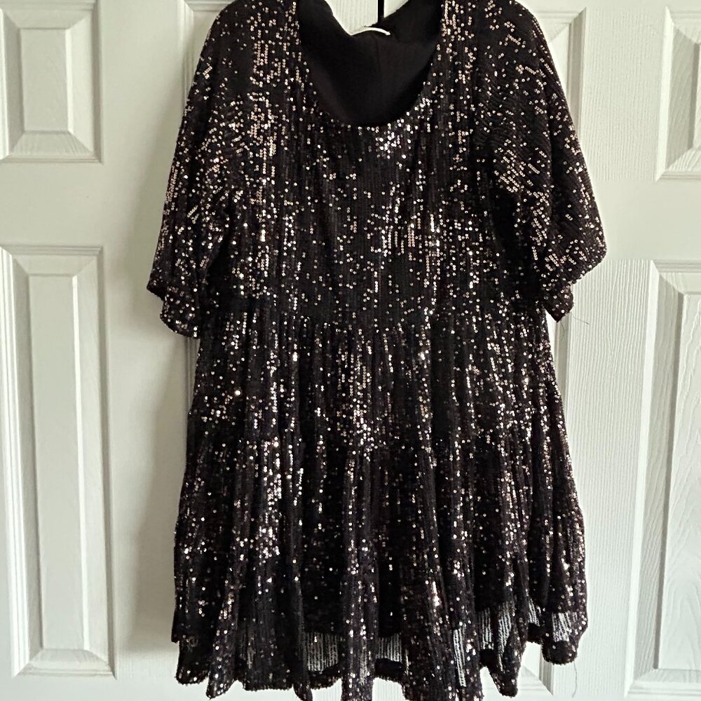 By Together Black and Gold Mini Sequin Shift Dress (lined), Size M